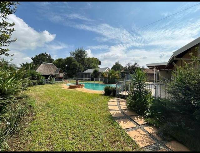 3 BEDROOM HOUSE FOR SALE IN BRACKENHURST